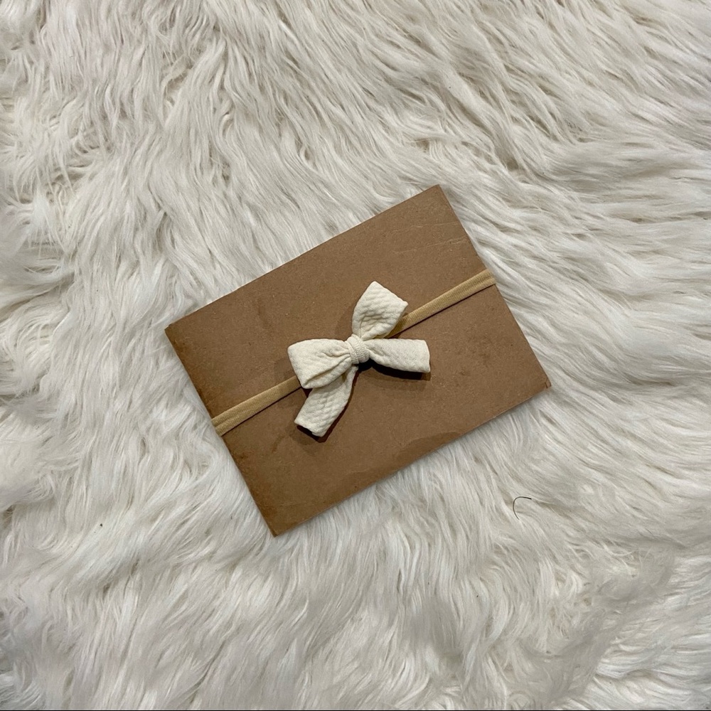 Off White Simple Bow on Nylon or Clip In